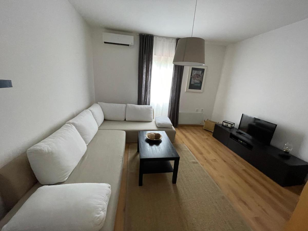 Holiday Home Cesarica 卡尔卢巴格 外观 照片