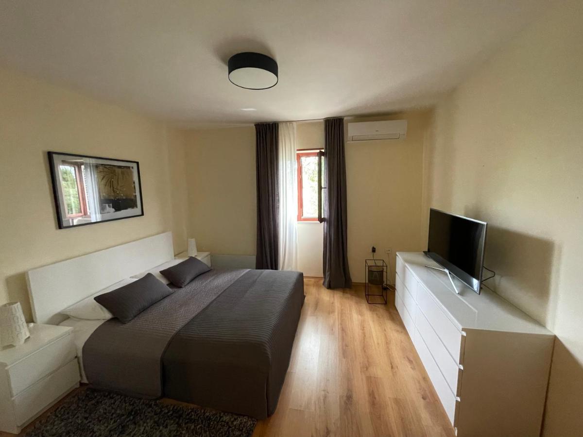 Holiday Home Cesarica 卡尔卢巴格 外观 照片